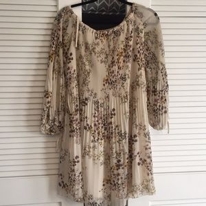 Aritzia off the shoulder dress 💛